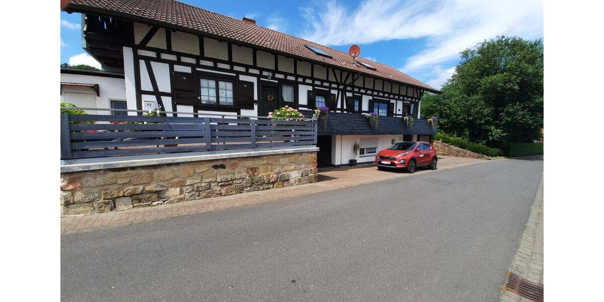 Einfamilienhaus Hosenfeld - 5 Zimmer, 210 m&sup2;, 325.000&euro; | Angebot:22211348