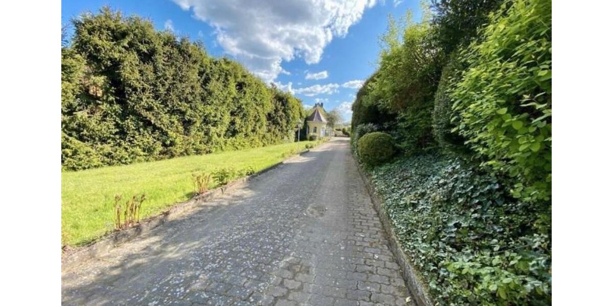 Einfamilienhaus Bad Brückenau - 9 Zimmer, 360 m&sup2;, 549.000&euro; | Angebot:26337230