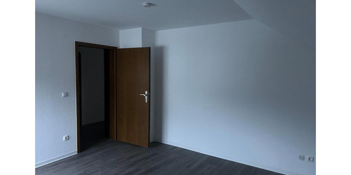 Dachgeschoßwohnung Fulda Aschenberg - 2.5 Zimmer, 77 m&sup2;, 700&euro; | Angebot:25262391