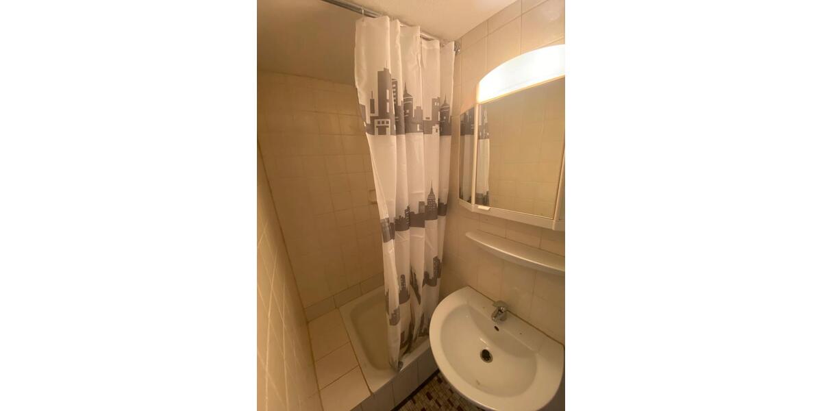 Etagenwohnung Petersberg - 1 Zimmer, 21 m&sup2;, 260&euro; | Angebot:26048036