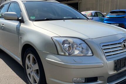 Toyota Avensis 158.000 km 4.950 &euro; Fulda 36037