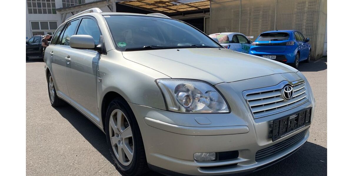 Toyota Avensis 158.000 km 4.950 &euro; Fulda 36037