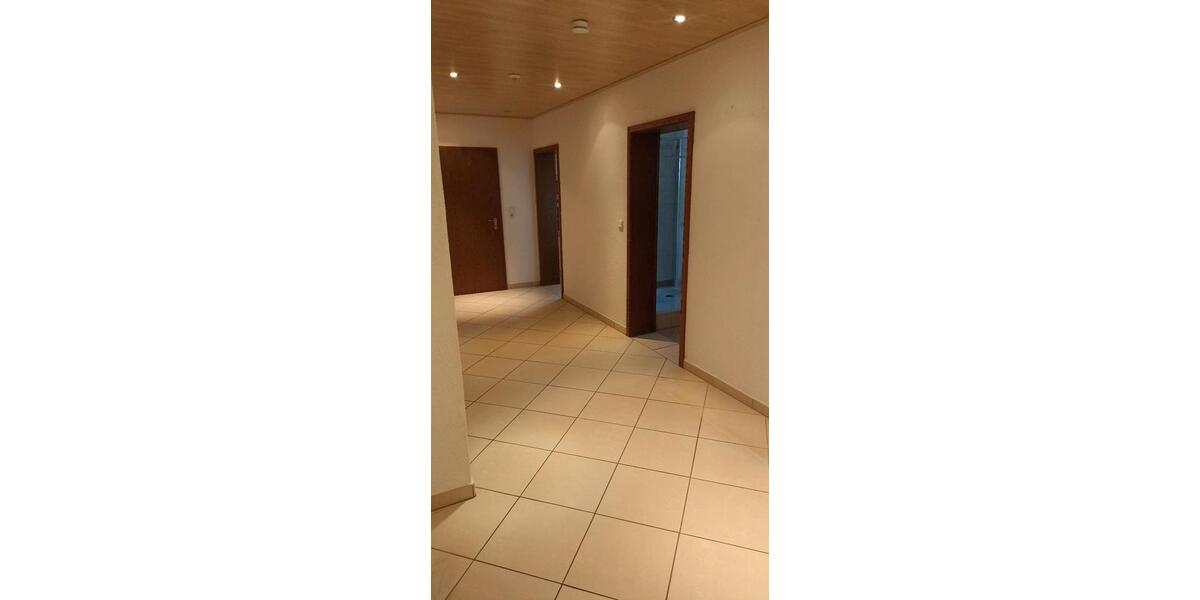 Dachgeschoßwohnung Fulda Aschenberg - 3 Zimmer, 95 m&sup2;, 850&euro; | Angebot:26626604