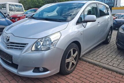 Toyota Verso 121.000 km 6.999 &euro; Fulda 36043