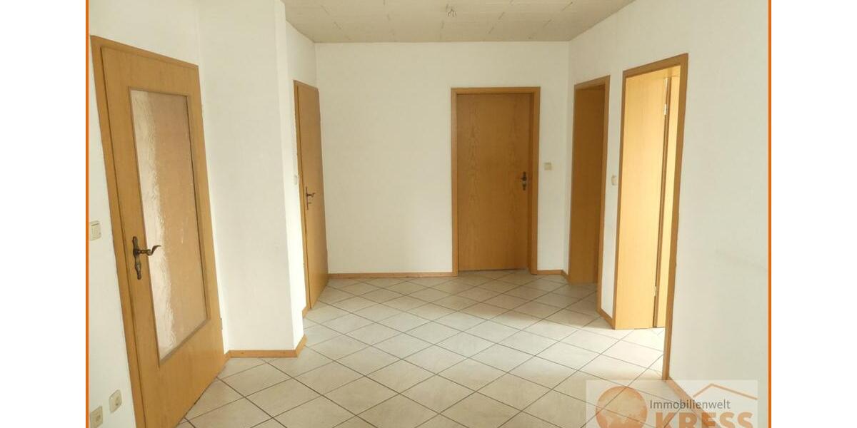 Dachgeschoßwohnung Flieden - 4 Zimmer, 118 m&sup2;, 600&euro; | Angebot:25307981