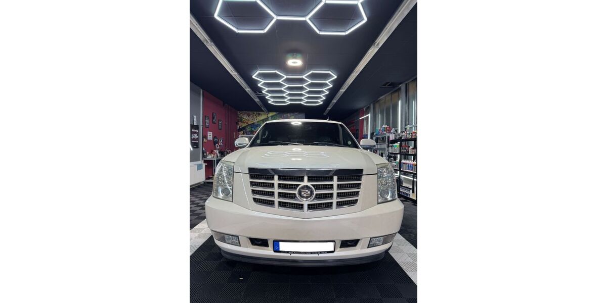 Cadillac Escalade 138.000 km 18.850 &euro; Petersberg Landkreis Fulda 36100