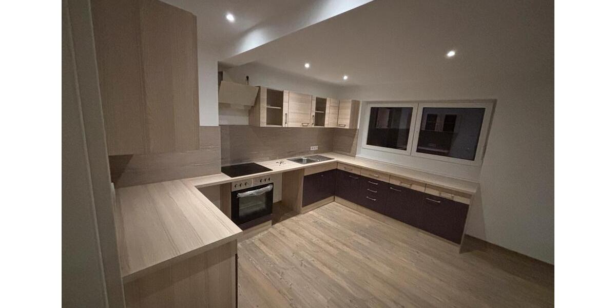 Dachgeschoßwohnung Burghaun - 5 Zimmer, 130 m&sup2;, 1.150&euro; | Angebot:25416520