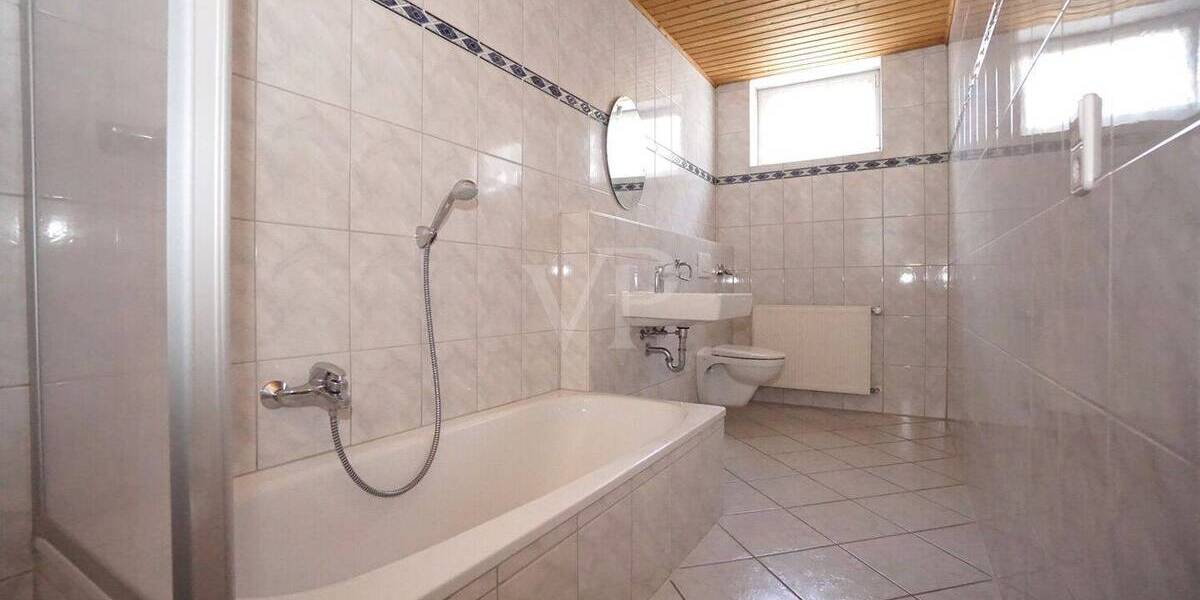Einfamilienhaus Fulda Edelzell - 8 Zimmer, 226 m&sup2;, 690.000&euro; | Angebot:26796831