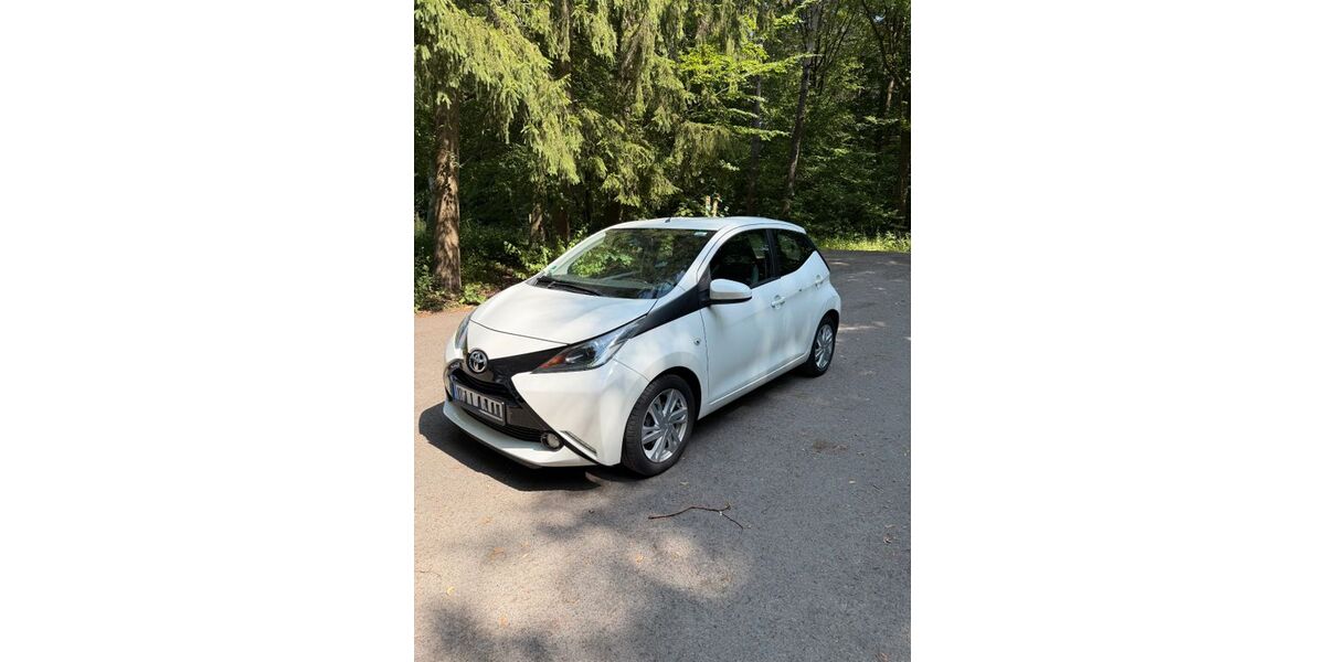 Toyota Aygo (X) 75.753 km 6.000 &euro; Sinntal 36391