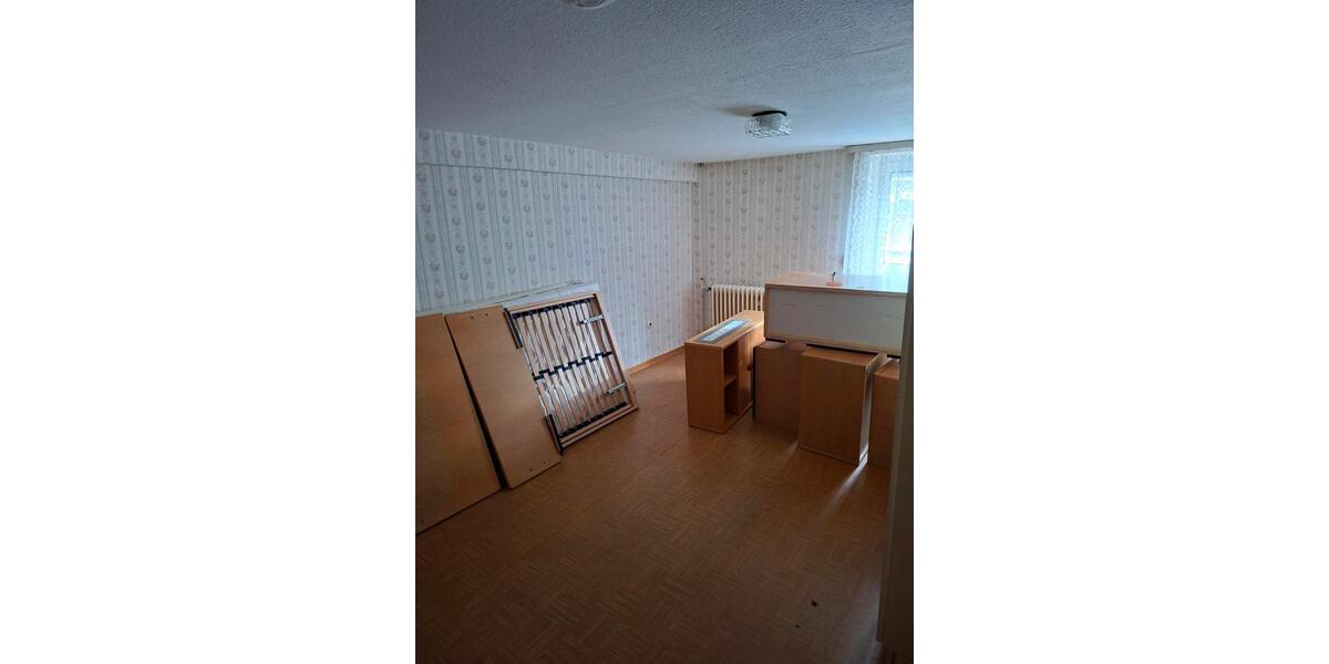 Einfamilienhaus Bad Salzschlirf - 8 Zimmer, 240 m&sup2;, 135.000&euro; | Angebot:23580955