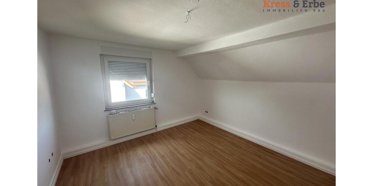 Dachgeschoßwohnung Schlüchtern - 3 Zimmer, 80 m&sup2;, 680&euro; | Angebot:26421128