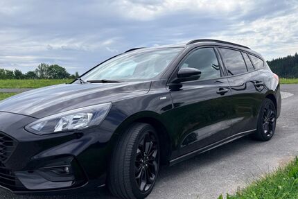 Ford Focus 56.000 km 17.500 &euro; Hilders 36115