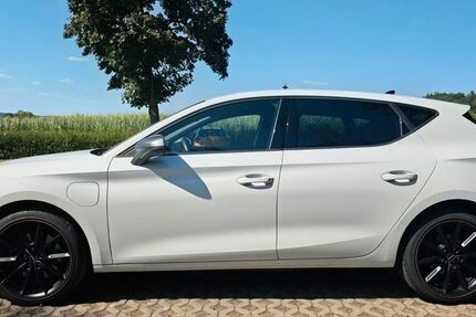 Seat Leon 73.100 km 16.799 &euro; Petersberg 36100
