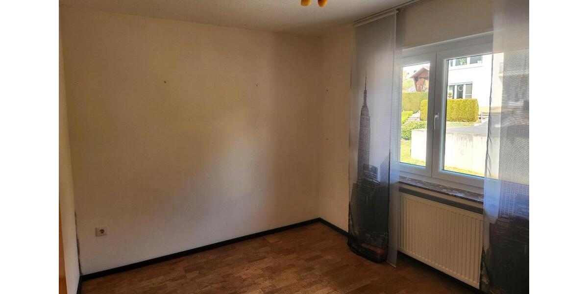 Einfamilienhaus Eiterfeld - 7 Zimmer, 140 m&sup2;, 215.000&euro; | Angebot:25870044