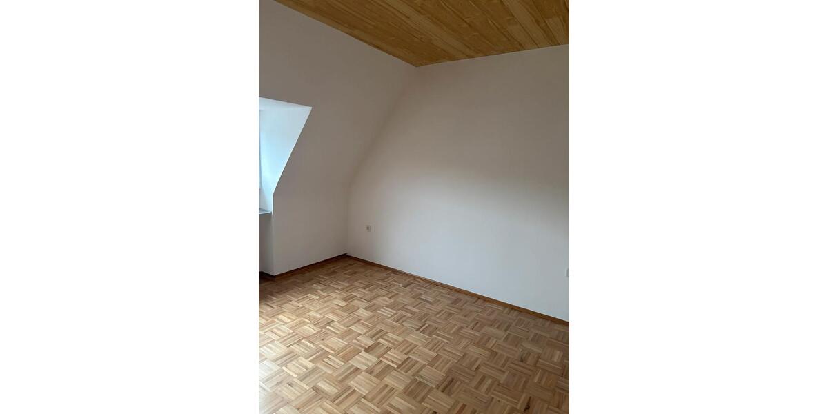 Dachgeschoßwohnung Wildflecken - 4 Zimmer, 80 m&sup2;, 640&euro; | Angebot:24325630