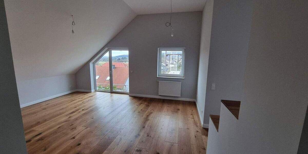 Etagenwohnung Schlüchtern - 3 Zimmer, 85 m&sup2;, 890&euro; | Angebot:25756419