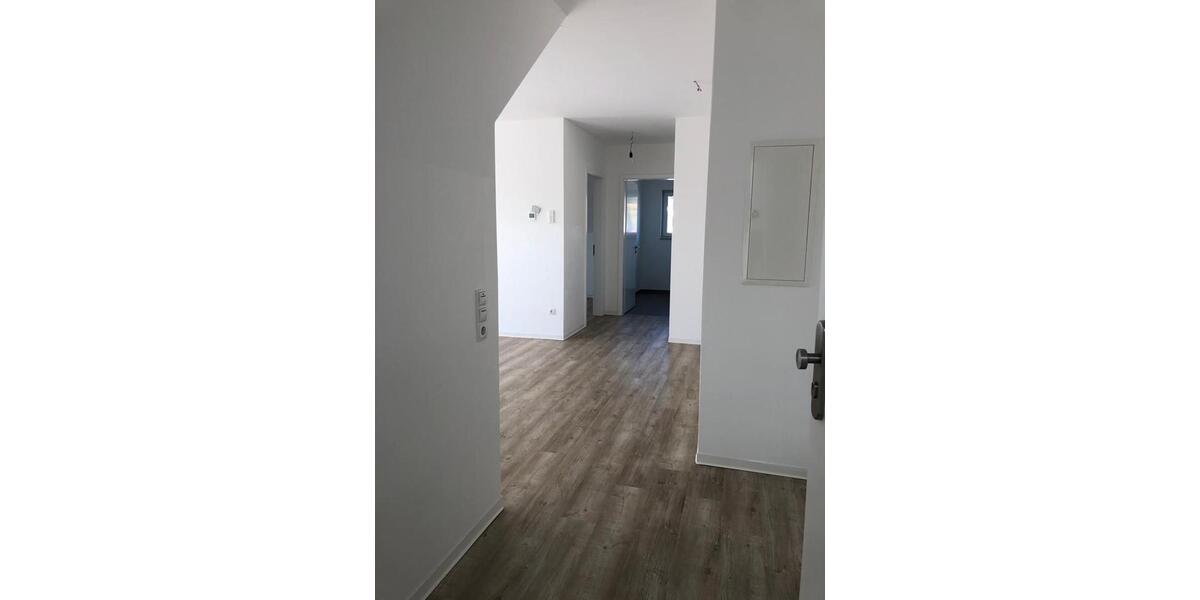 Dachgeschoßwohnung Petersberg - 2 Zimmer, 71 m&sup2;, 780&euro; | Angebot:26067434