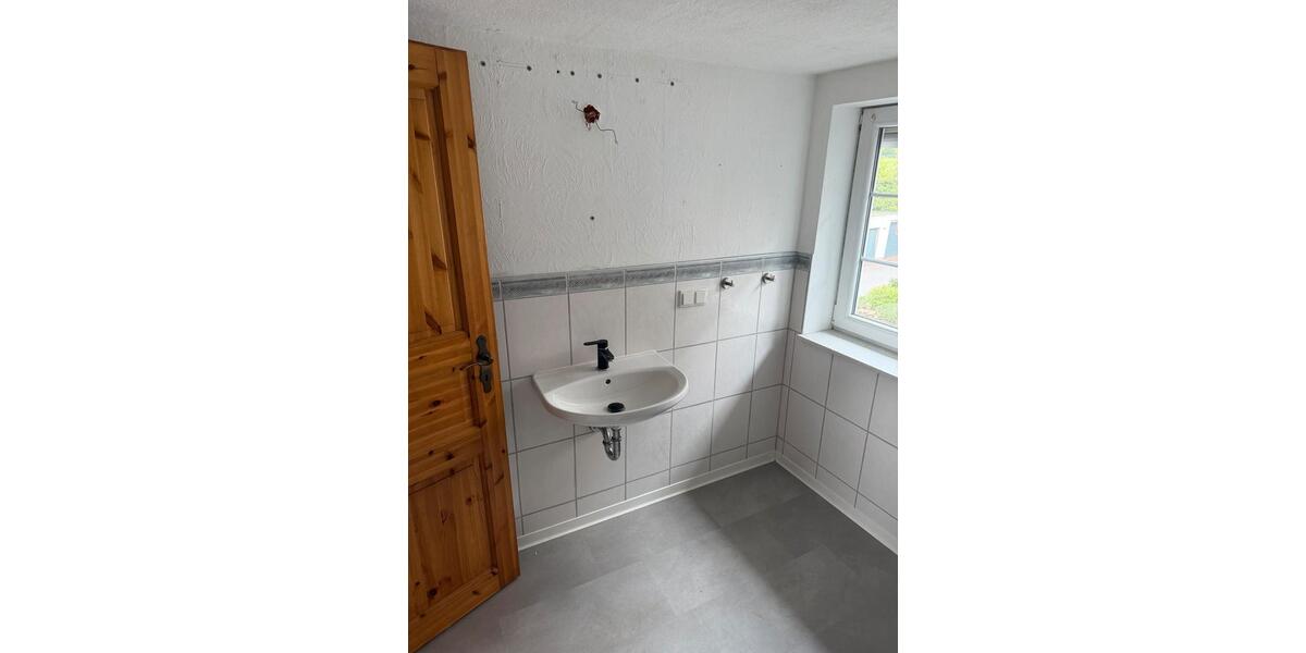Reihenhaus Niederaula - 2 Zimmer, 132 m&sup2;, 148.000&euro; | Angebot:25650233