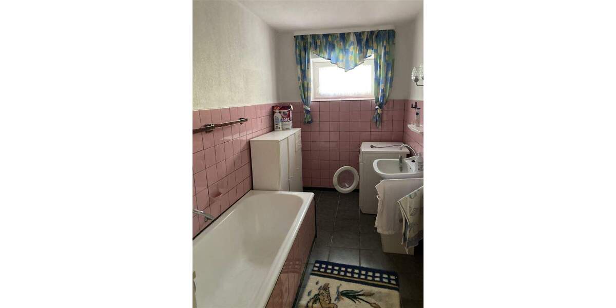 Einfamilienhaus Schlüchtern Hohenzell - 7 Zimmer, 180 m&sup2;, 99.000&euro; | Angebot:25681361