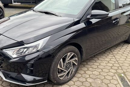 Hyundai i20 13.500 km 15.900 &euro; Grebenau - Schwarz 36323
