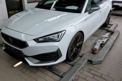 Cupra Leon 55.699 km 28.860 &euro; Hünfeld 36088