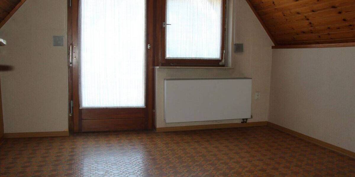 Mehrfamilienhaus, Wohnhaus Herbstein Altenschlirf - 7 Zimmer, 153 m&sup2;, 185.000&euro; | Angebot:26751885
