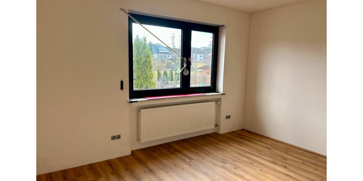 Erdgeschoßwohnung Hosenfeld - 5 Zimmer, 140 m&sup2;, 1.520&euro; | Angebot:25634102