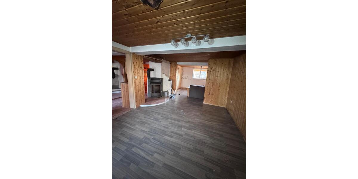 Einfamilienhaus Herbstein - 5 Zimmer, 100 m&sup2;, 85.000&euro; | Angebot:26295232