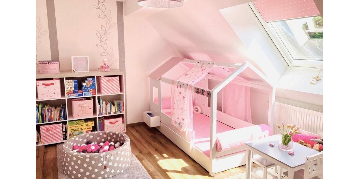 Dachgeschoßwohnung Großenlüder - 4 Zimmer, 145 m&sup2;, 1.200&euro; | Angebot:26023739