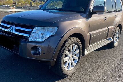 Mitsubishi Pajero 195.000 km 17.199 &euro; Burghaun 36151