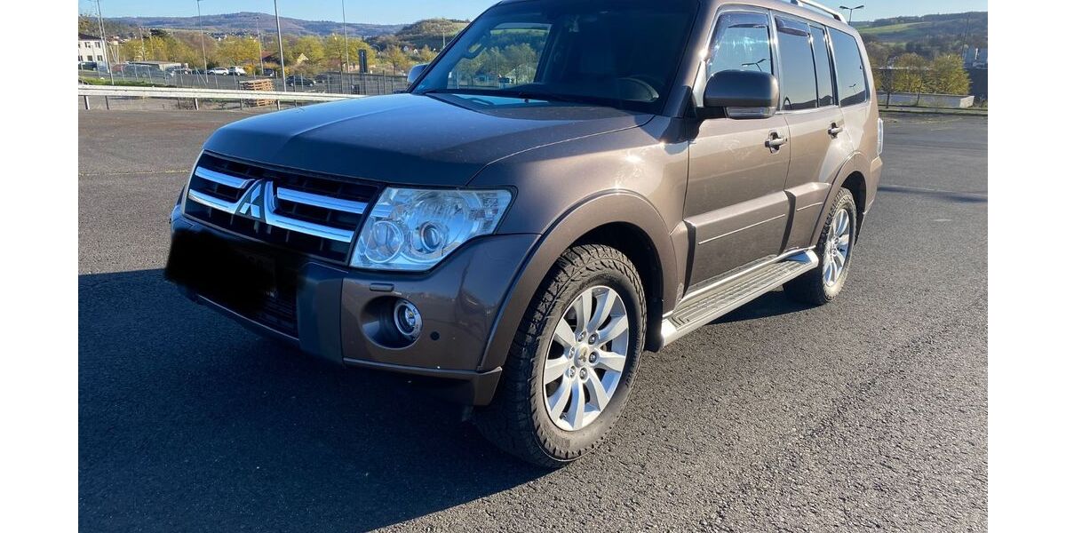 Mitsubishi Pajero 195.000 km 17.199 &euro; Burghaun 36151