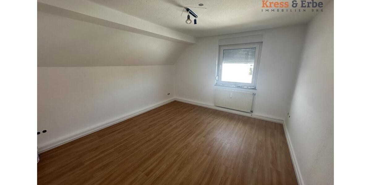 Dachgeschoßwohnung Schlüchtern - 3 Zimmer, 80 m&sup2;, 680&euro; | Angebot:26421128