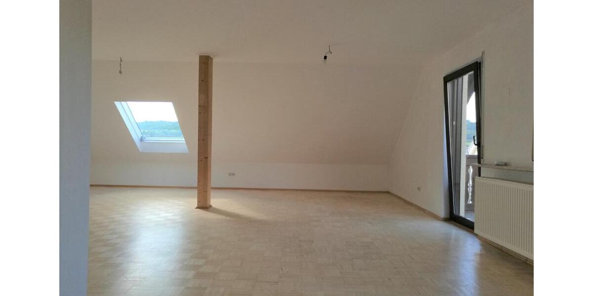 Dachgeschoßwohnung Schlüchtern - 4 Zimmer, 125 m&sup2;, 950&euro; | Angebot:26620839