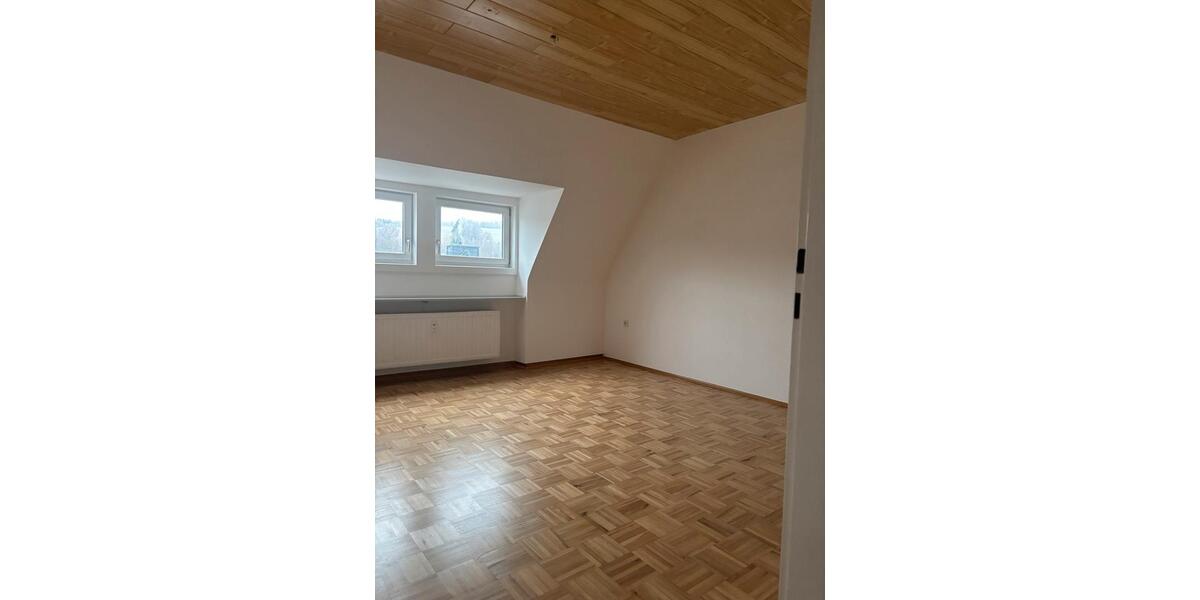 Dachgeschoßwohnung Wildflecken - 4 Zimmer, 80 m&sup2;, 640&euro; | Angebot:24325630