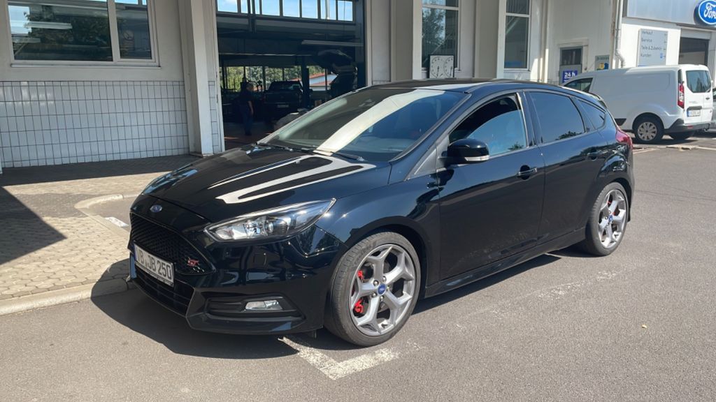 Ford Focus 135.348 km 13.375 &euro; Lauterbach 36341