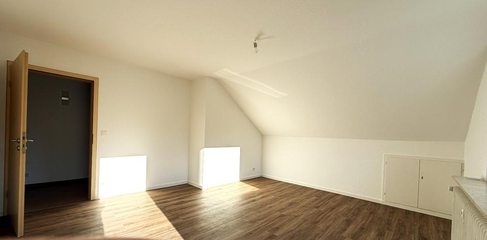 Dachgeschoßwohnung Hofbieber - 3 Zimmer, 82 m&sup2;, 169.500&euro; | Angebot:23110462