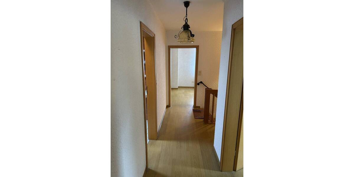 Einfamilienhaus Bad Salzschlirf - 7 Zimmer, 201 m&sup2;, 263.000&euro; | Angebot:25664848