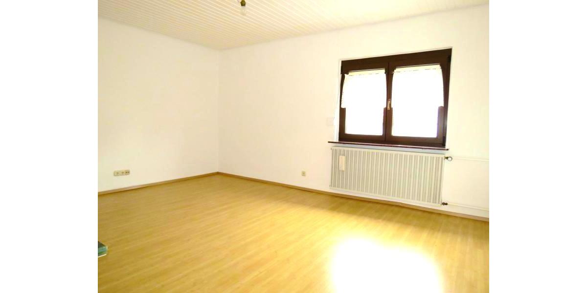 Etagenwohnung Neuhof - 2 Zimmer, 68 m&sup2;, 650&euro; | Angebot:26496341