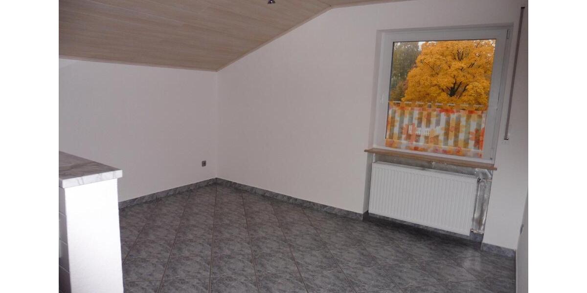 Dachgeschoßwohnung Bischofsheim in der Rhön - 2 Zimmer, 73 m&sup2;, 370&euro; | Angebot:26044243