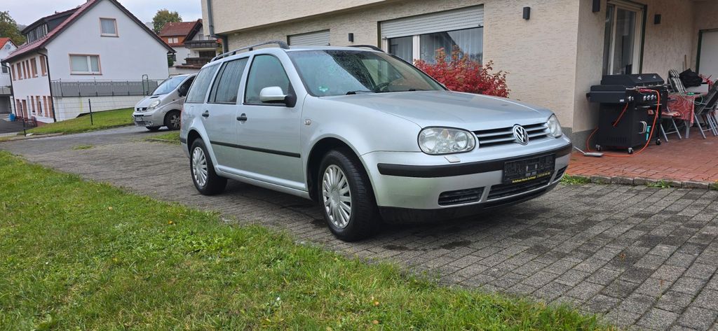 VW Golf 222.000 km 950 &euro; Hilders 36115