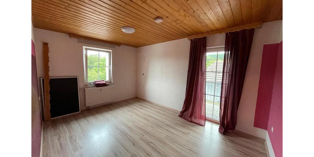 Etagenwohnung Gersfeld (Rhön) - 4 Zimmer, 82 m&sup2;, 800&euro; | Angebot:25420650
