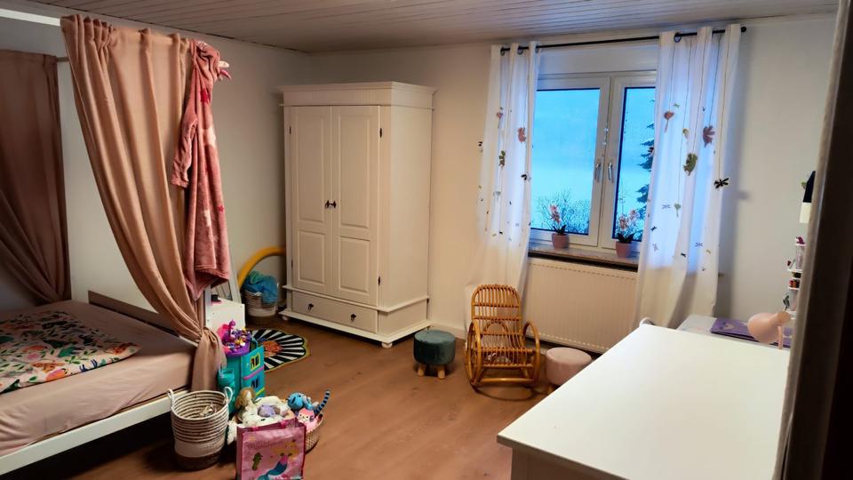 Etagenwohnung Burghaun - 5.5 Zimmer, 107 m&sup2;, 1.250&euro; | Angebot:24655667