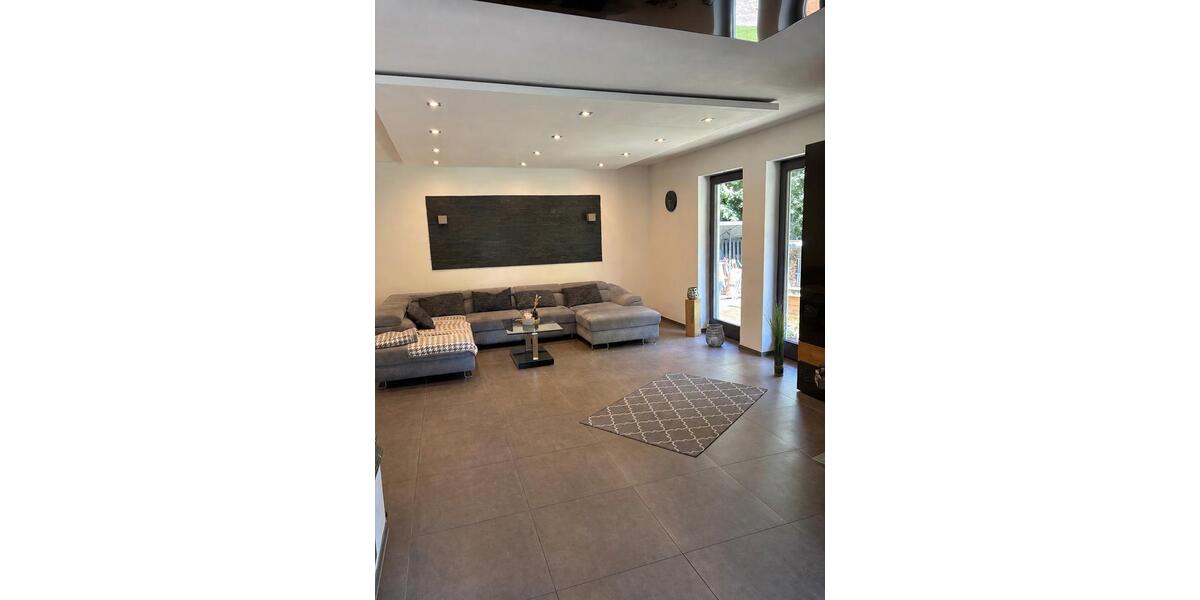 Einfamilienhaus Großenlüder - 7 Zimmer, 170 m&sup2;, 585.000&euro; | Angebot:26722564