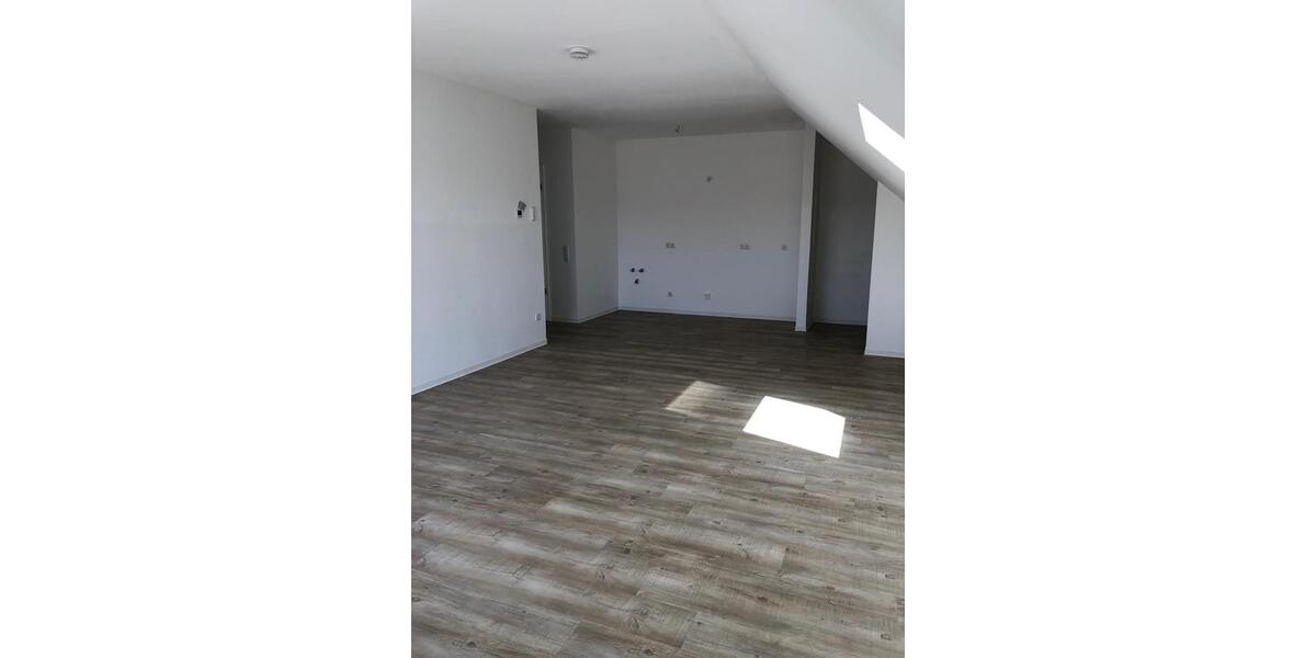 Dachgeschoßwohnung Petersberg - 2 Zimmer, 71 m&sup2;, 780&euro; | Angebot:26067434