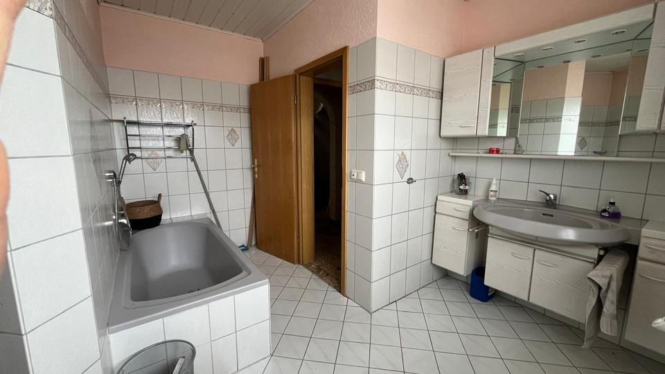 Einfamilienhaus Geisa - 9 Zimmer, 138 m&sup2;, 159.000&euro; | Angebot:26120433