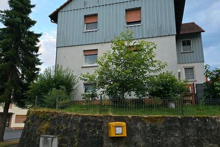 Haus Eiterfeld - 9 Zimmer, 220 m&sup2;, 300.000&euro; | Angebot:26770391