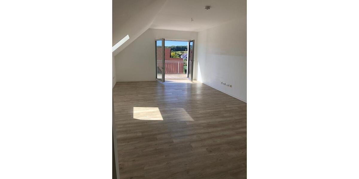 Dachgeschoßwohnung Petersberg - 2 Zimmer, 71 m&sup2;, 780&euro; | Angebot:26067434