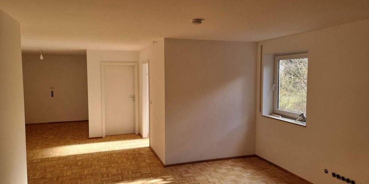 Etagenwohnung Schlüchtern - 2 Zimmer, 83 m&sup2;, 690&euro; | Angebot:25752233