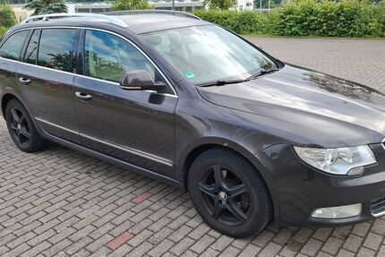 Skoda Superb 304.282 km 3.000 &euro; Schlitz 36110