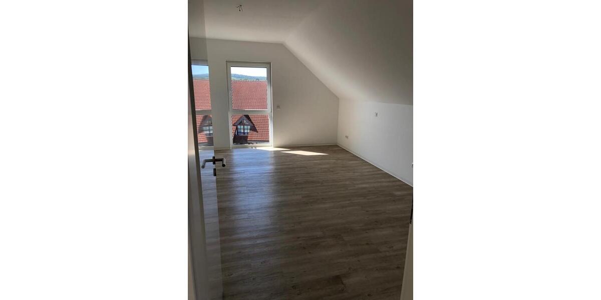 Dachgeschoßwohnung Petersberg - 2 Zimmer, 71 m&sup2;, 780&euro; | Angebot:26067434